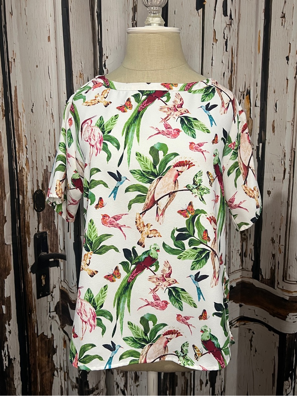 Ann Taylor White Tropical Parrot Print Short Sleeve Top